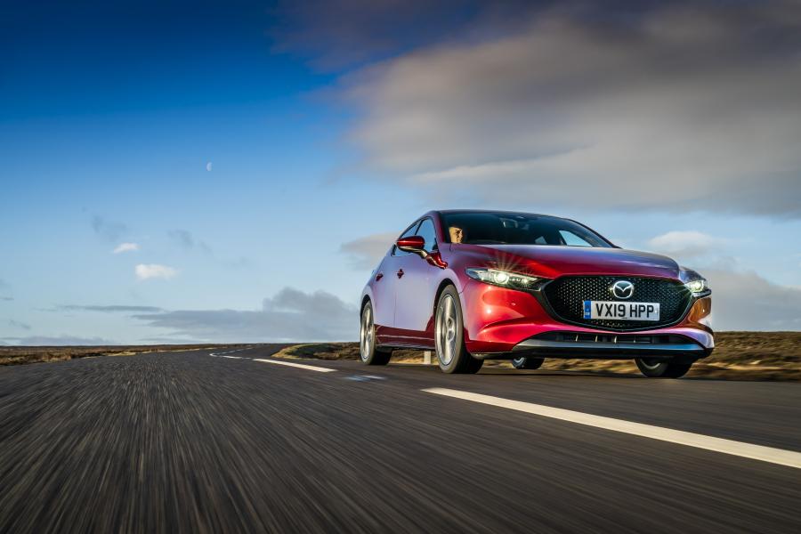  Mazda3 Skyactiv-G Sport Lux Hatchback 2019 года  (UK) (фото 34 из 91)